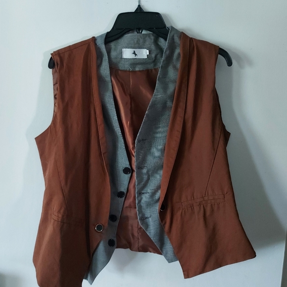 Vest from ferrari knock off or unknown - Picture 2 of 3